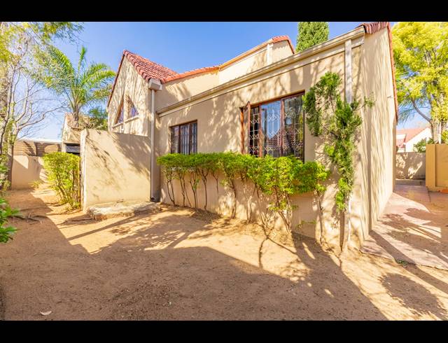 5 BEDROOM HOUSE FOR SALE IN BARBEQUE DOWNS